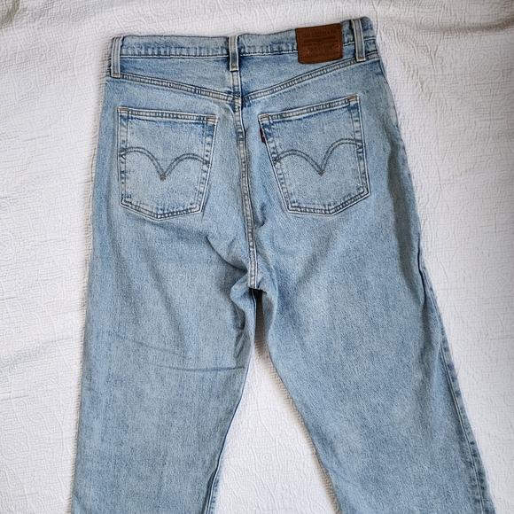 Levi's Ribecage Premium Straight Tango Light Wash Crop Jeans - Picture 6 of 14